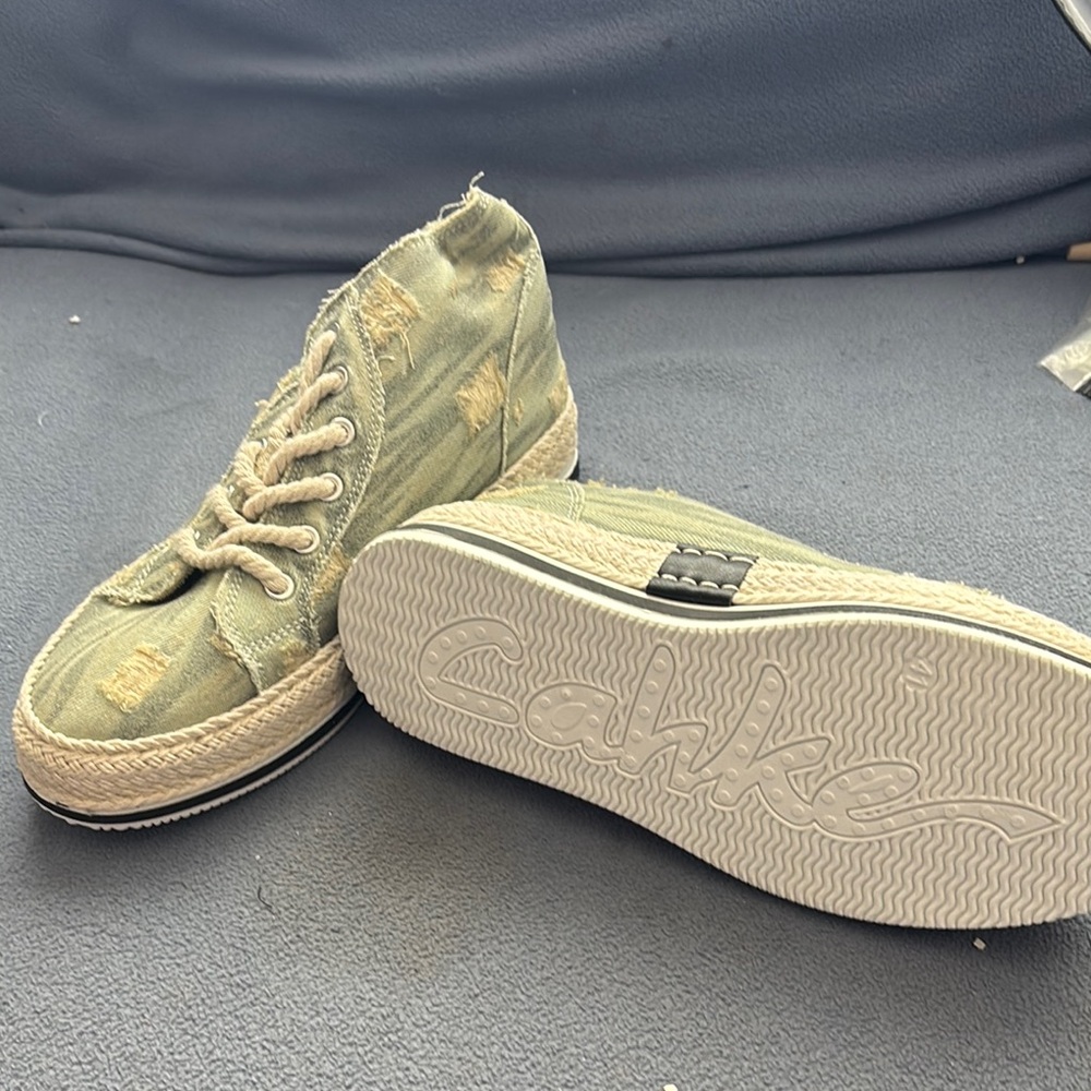 Women's Green Athletic Shoes